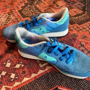 Saucony DXN trainers